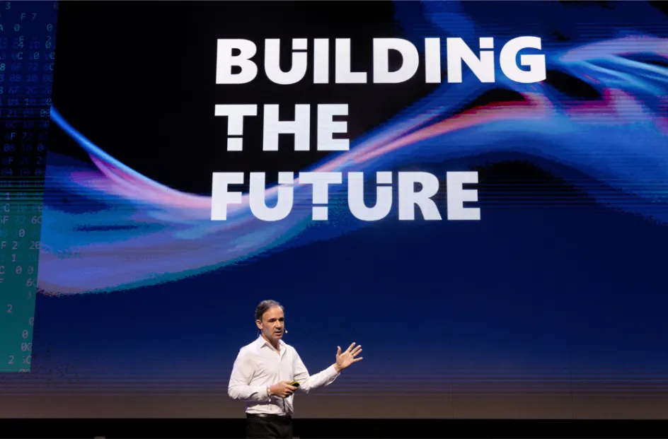 Building the Future: Tecnologia e intuição humana na tomada de decisões